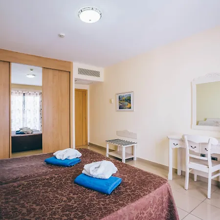 Hotel Grand Muthu Golf Plaza & 5*