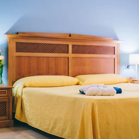 Grand Muthu Golf Plaza & Hotel 5*