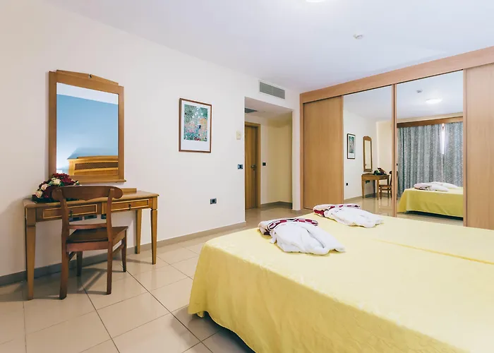 Hotel Grand Muthu Golf Plaza &