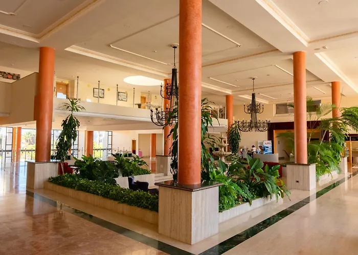 Hotel Grand Muthu Golf Plaza & 5*