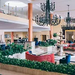 Grand Muthu Golf Plaza & מלון
