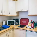 Grand Muthu Golf Plaza & מלון