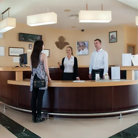 Hotel Grand Muthu Golf Plaza &