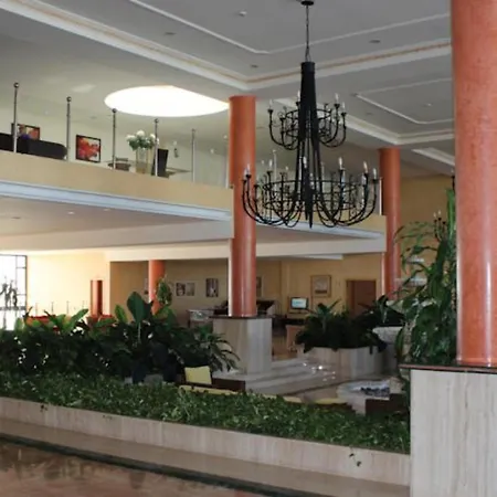 Hotel Grand Muthu Golf Plaza &