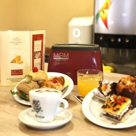 Hotel Grand Muthu Golf Plaza &
