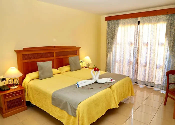 מלון Grand Muthu Golf Plaza & 5*