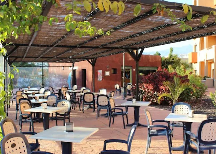 Hotel Grand Muthu Golf Plaza &