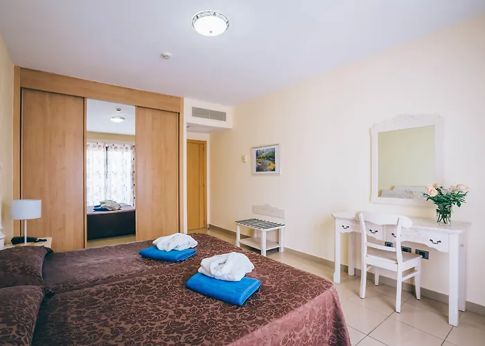 Hotel Grand Muthu Golf Plaza & 5*