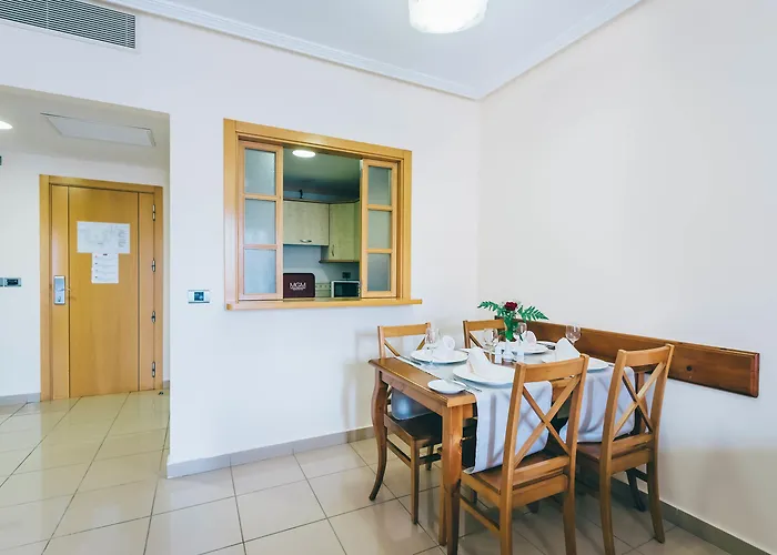 Hotel Grand Muthu Golf Plaza & 5*